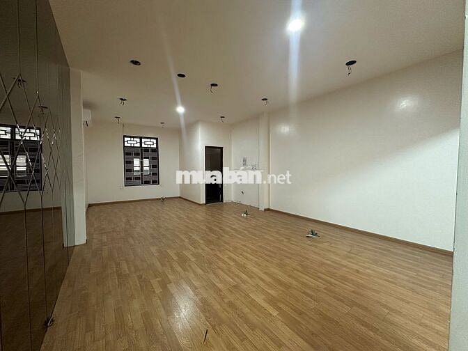 BÁN NHÀ 4 TẦNG MT ĐIỆN BIÊN PHỦ , GẦN COPMAT, NGANG 5M