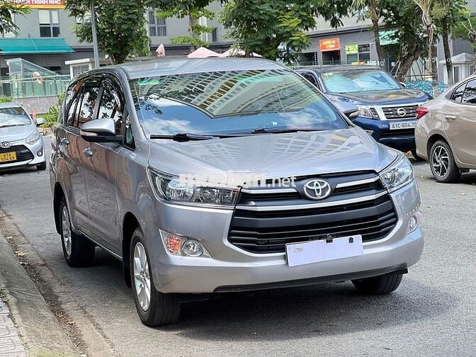 Innova 2.0 E MT 2017-53000 km