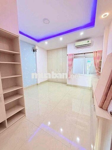 GẦN HOÀNG DIỆU 2 NHÀ 3 LẦU 4PN 4WC LÀM SPA NAIL DẠY HỌC Ở KINH DOANH