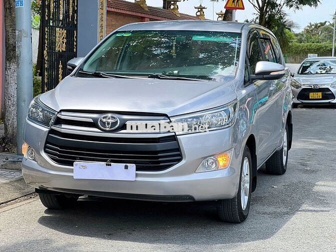 Innova 2.0 E MT 2017-53000 km
