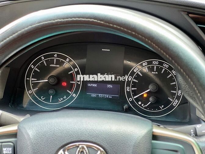 Innova 2.0 E MT 2017-53000 km