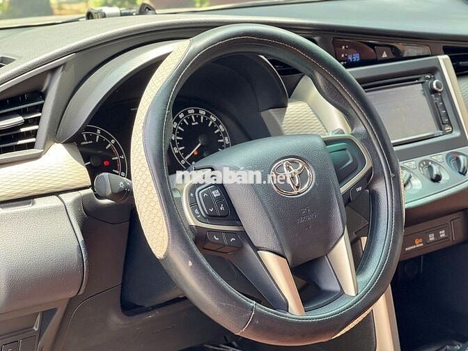 Innova 2.0 E MT 2017-53000 km