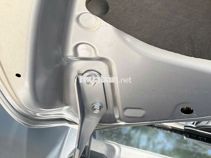 Innova 2.0 E MT 2017-53000 km