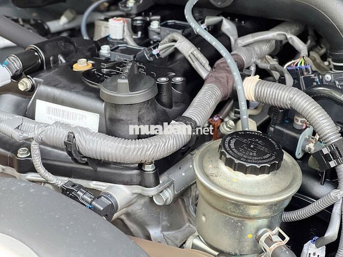 Innova 2.0 E MT 2017-53000 km