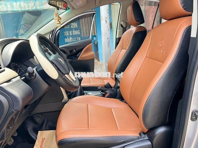 Innova 2.0 E MT 2017-53000 km