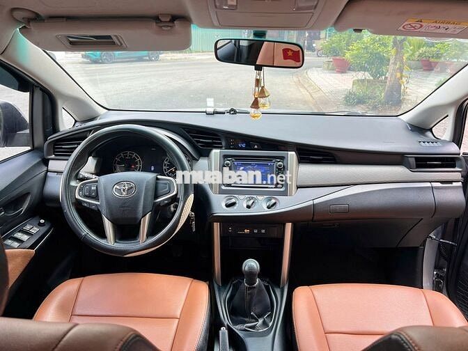 Innova 2.0 E MT 2017-53000 km