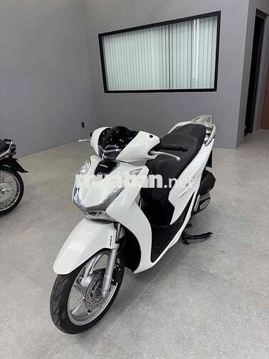 SH150 Abs 2021 trắng rin xe thẳng đẹp