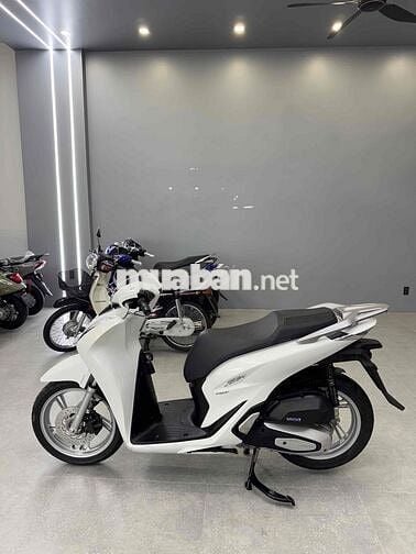 SH150 Abs 2021 trắng rin xe thẳng đẹp