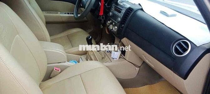 Ford Everest 2009 2.5L 4x2 MT - 100000 km