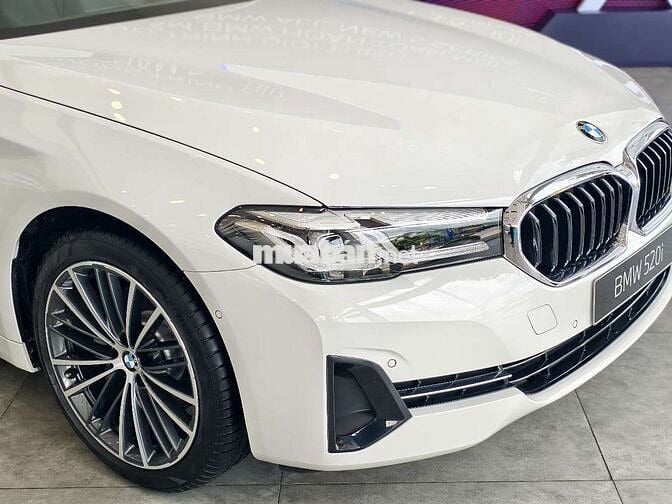 BMW 520i G30 LCI Lăn bánh thấp hơn giá niêm yết