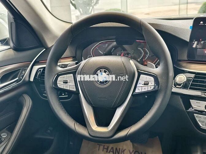 BMW 520i G30 LCI Lăn bánh thấp hơn giá niêm yết