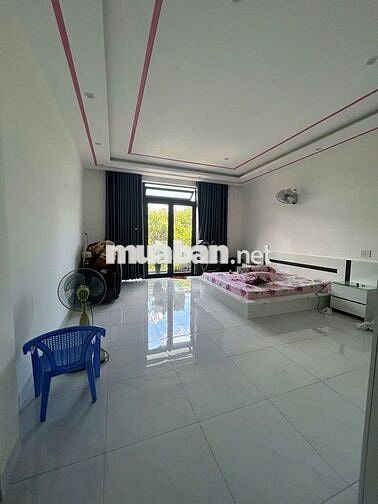 Chính chủ gởi bán nhà 3 tầng Mặt tiền Hoà Phú LIÊN CHIỂU