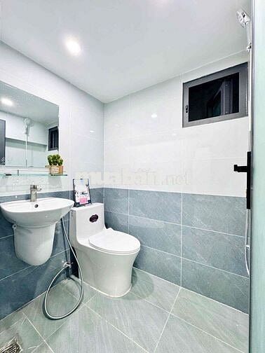 CĂN HỘ MỚI KENG XÂY VÔ Ở LIỀN CÓ SÂN SAU CỰC THOÁNG FULL NỘI THẤT -Q11