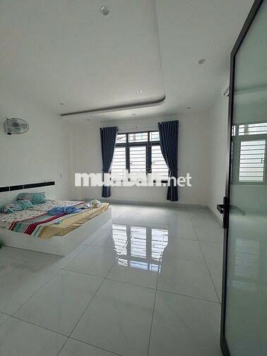 Chính chủ gởi bán nhà 3 tầng Mặt tiền Hoà Phú LIÊN CHIỂU