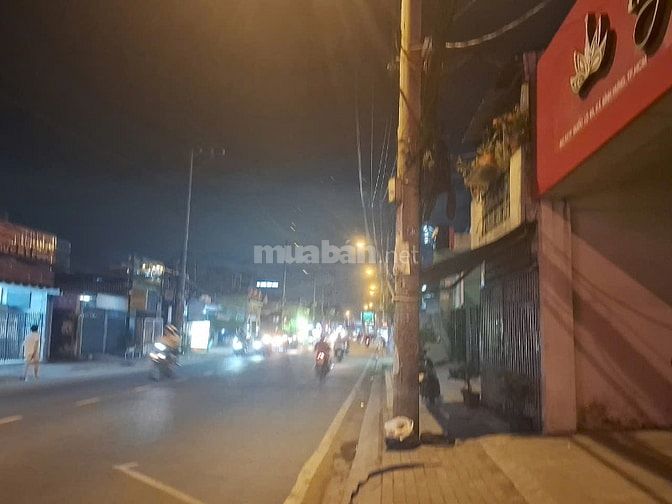 Nhà cấp4 trống suốt cần cho thuê ở mặt tiền QL50, Phong Phú,Bình Chánh