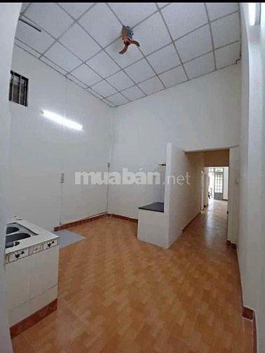 cần bán gấp miếng đất tăng căn nhà cấp 4 ở Bà Điểm - Hóc Môn giá 850tr