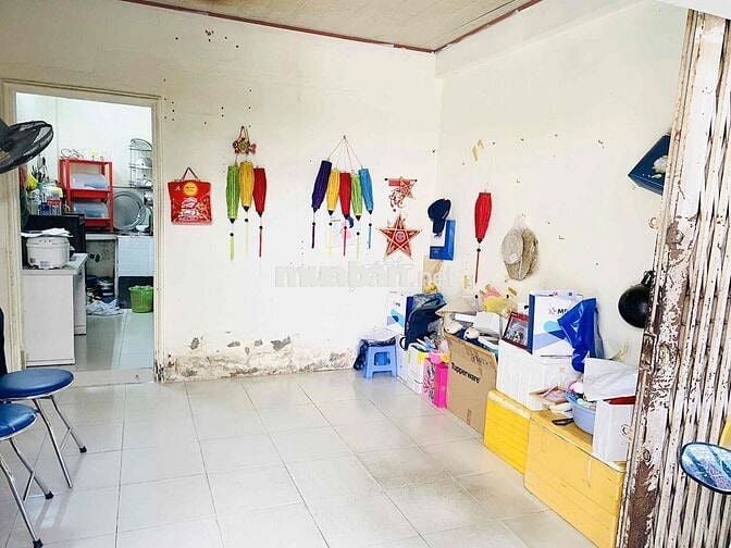 Trọ nguyên căn 1 lầu Tôn Đản, Quận 4