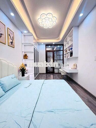 Lò Đúc Nhà mới tinh, ở Ngay Hai Bai Trưng, 3 PN,30m x 5 Tầng, 7.65 tỷ