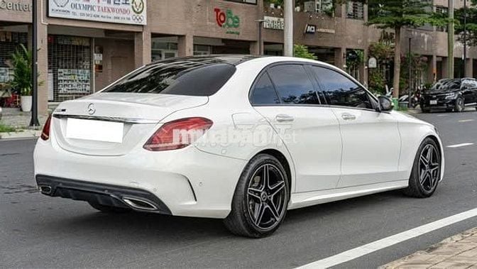 Xe Mercedes Benz C300 AMG 2021