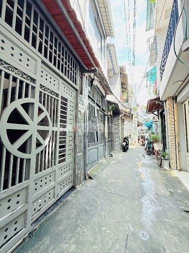 Bán Nhà trống vào ở liền gần sát chợ Rạch Ông chỉ 50m ra đường lớn 