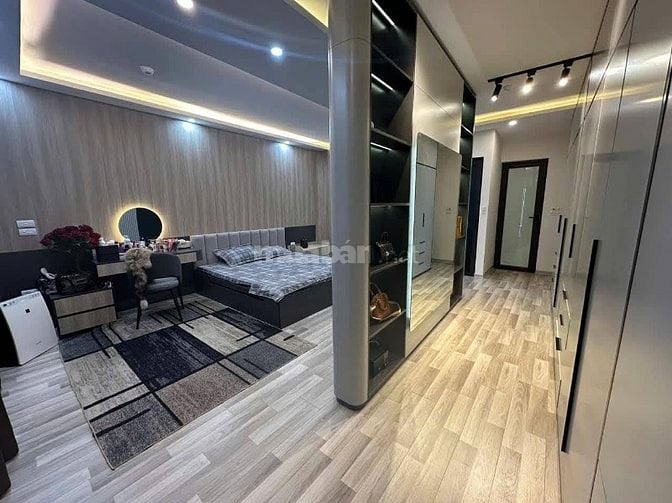Bán nhà phân lô ô tô, Gara,Cầu Giấy, D/T: 51m2,6T thang máy, ở tốt K/D