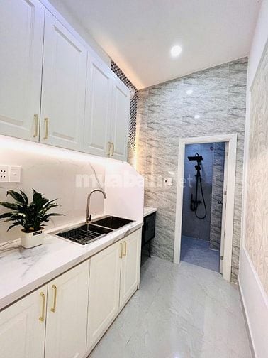 Bán nhà Hồ Văn Huê - Hoàng Văn Thụ, P. 9, Phú Nhuận. 2 lầu, giá 5,98tỷ
