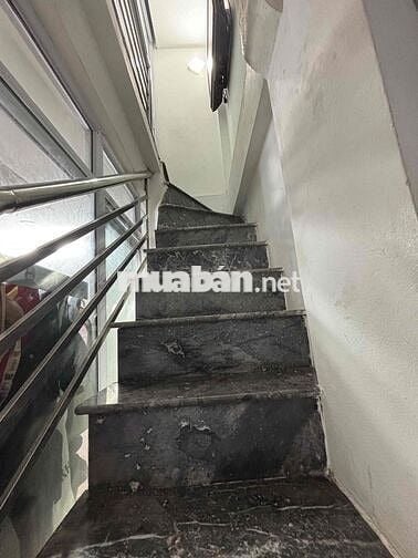 Nhà Đất ngõ cụt, cách mặt đường Khâm Thiên chục bước chân, sdcc + gdcc