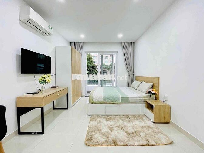 Cho Thuê Studio Ban Công Pháp Mới Ngay Nhà Thi Đấu Phú Thọ  GIÁ RẺ