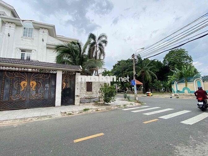 cho thuê biệt thự gốc 2MT tên lửa bình trị đông b DT 786m giá 100tr