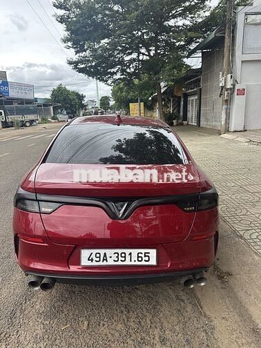 VinFast Lux A2.0 2021 2.0 AT - 81000 km