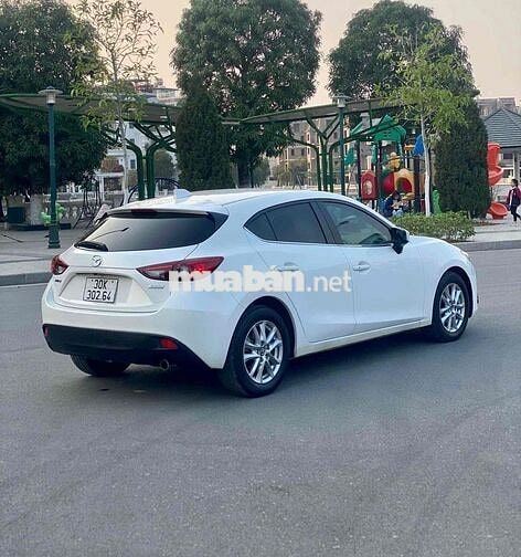Mazda 3 2015 1.5 AT Hatchback - 8 km