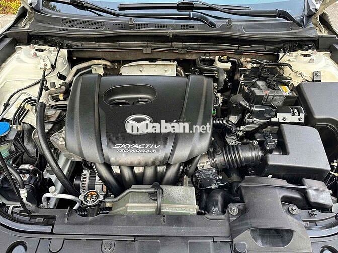 Mazda 3 2015 1.5 AT Hatchback - 8 km