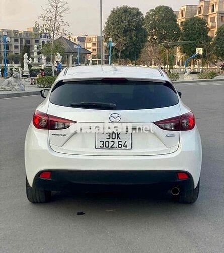 Mazda 3 2015 1.5 AT Hatchback - 8 km