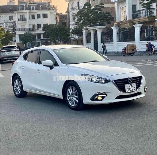 Mazda 3 2015 1.5 AT Hatchback - 8 km