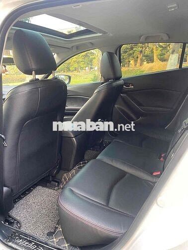 Mazda 3 2015 1.5 AT Hatchback - 8 km