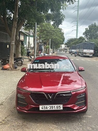 VinFast Lux A2.0 2021 2.0 AT - 81000 km