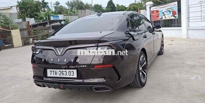 VinFast Lux A2.0 2019 2.0 AT - 53000 km