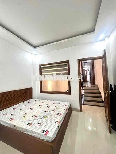 Nhà 3 tầng 3 mê kiệt otoo Nguyễn Tất Thành