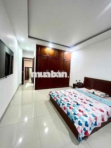 Nhà 3 tầng 3 mê kiệt otoo Nguyễn Tất Thành