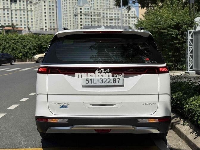 Kia Carnival 2024 2.2D Signature 7 ghế - 30.000 km