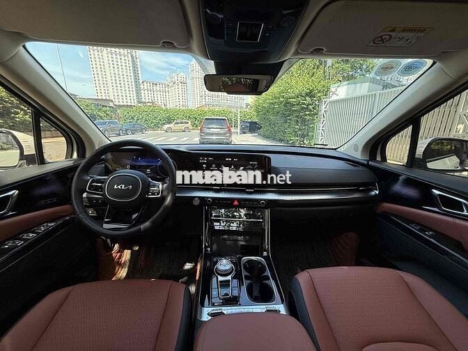 Kia Carnival 2024 2.2D Signature 7 ghế - 30.000 km