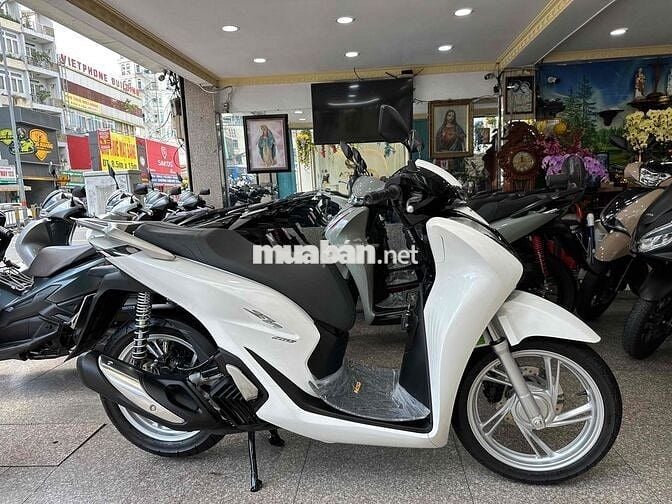 SH 160i ABS + HSTC 8/2024 Trắng BSTP Chính Chủ