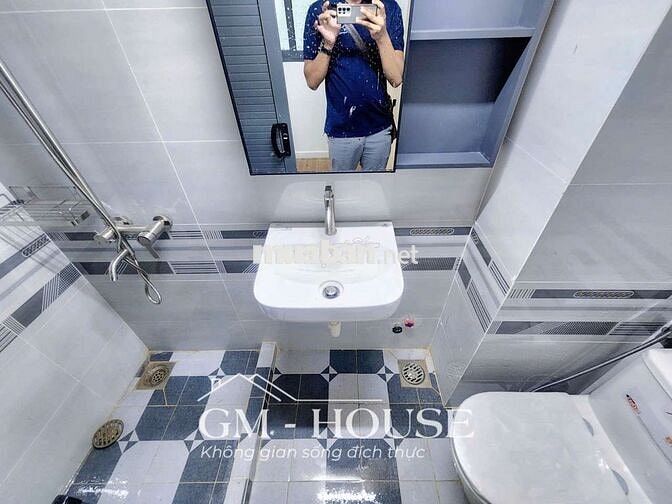 Chính chủ cho thuê phòng gác 30m2 full nt ngay Hàng xanh đi bộ HBU UEF