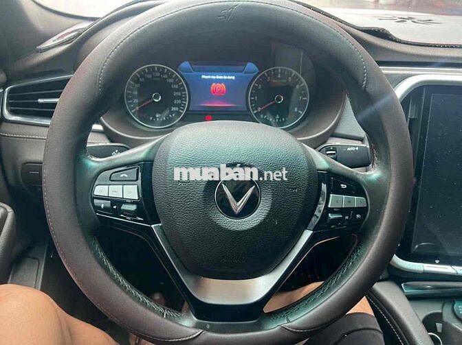 VinFast Lux A2.0 2019 2.0 AT - 53000 km