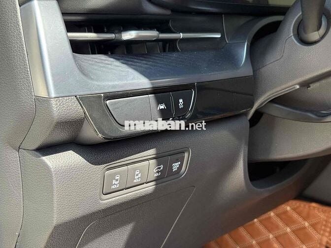 Kia Carnival 2024 2.2D Signature 7 ghế - 30.000 km
