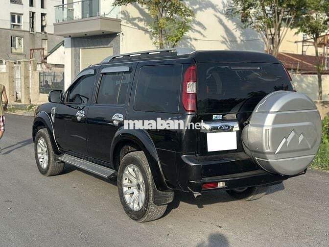 Ford Everest 2.5L ĐKi 2016 số tự động màu đen