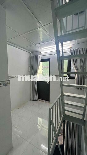 tôi chính chủ cần bán nhà nhỏ . 10m2 . 1 trệt , 2 lầu , 2wc . quận 6