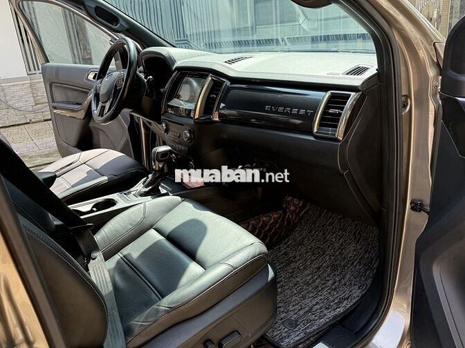 Bán Ford Everest 2019 Titanium 2 cầu Vàg hoàng kim
