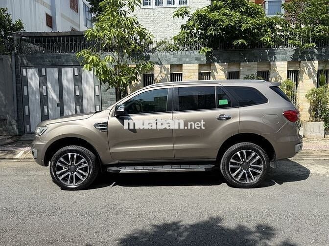 Bán Ford Everest 2019 Titanium 2 cầu Vàg hoàng kim