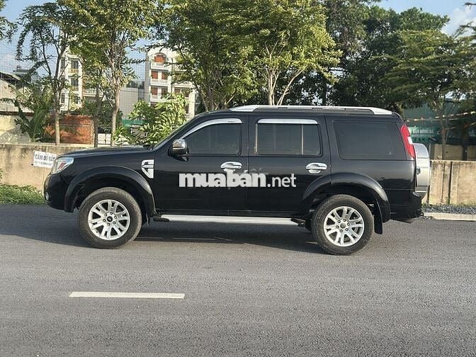 Ford Everest 2.5L ĐKi 2016 số tự động màu đen